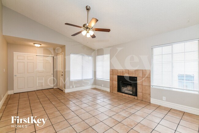 Foto del edificio - 71 N Christy Ln