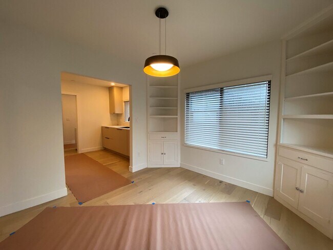 Foto del edificio - Cute, central, fully remodeled 2 bedroom home