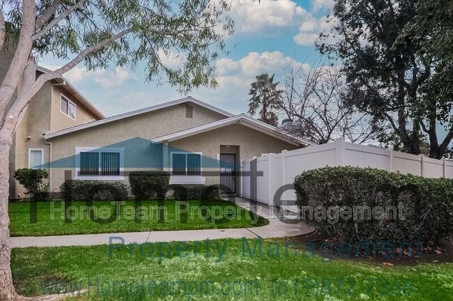 Building Photo - 13613 Comuna Dr
