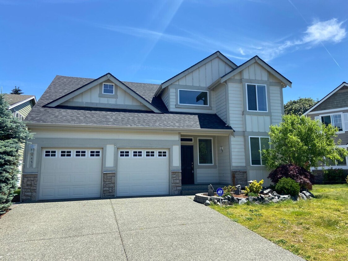 Primary Photo - 4 bedroom home on Cul-de-sac!