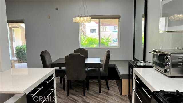 Foto del edificio - 17230 Newhope St