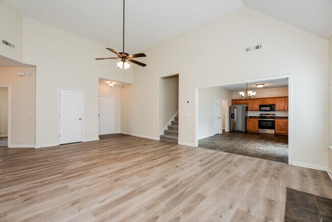 Building Photo - 1452 Colyn Avenue