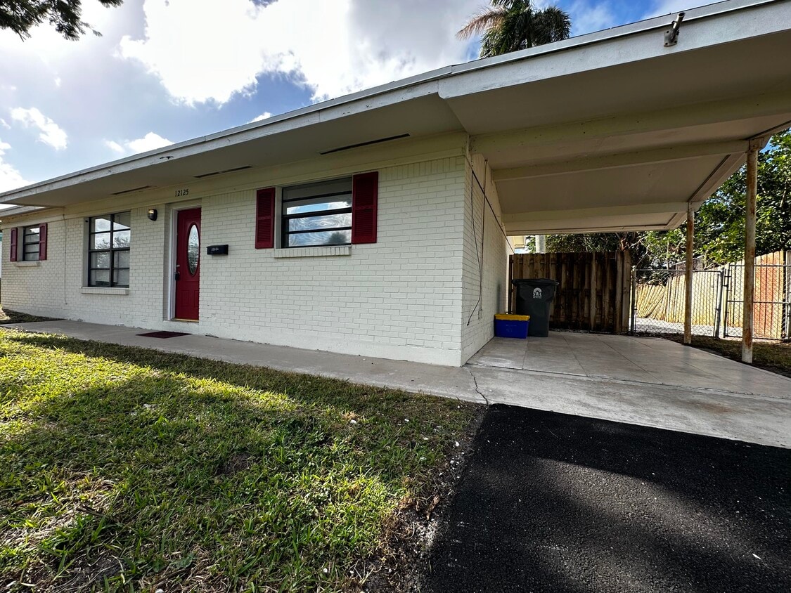 Primary Photo - 12125 Colony Ave