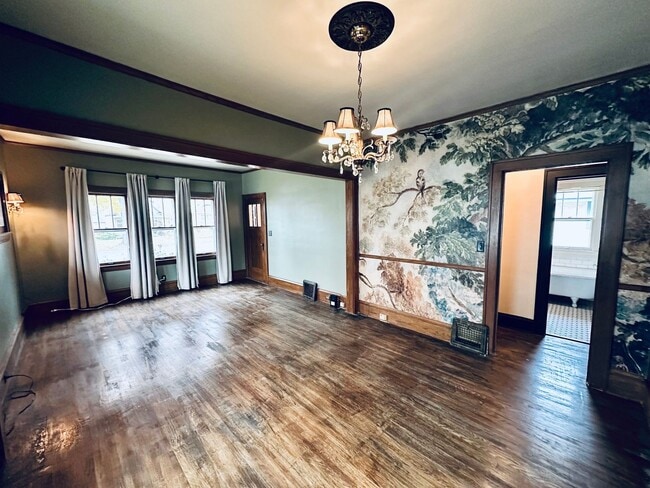 Building Photo - Charming 2-Bedroom Home w/ Finished Loft, Open Floor Plan & Sunroom!