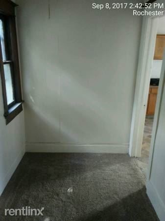 Foto del edificio - 3 br, 1 bath House - 229 Wilder St