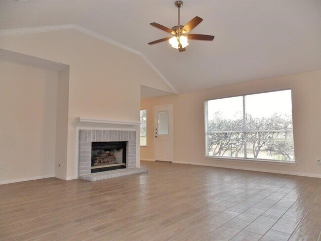 Foto del edificio - 17623 Smooth Rock Falls Dr