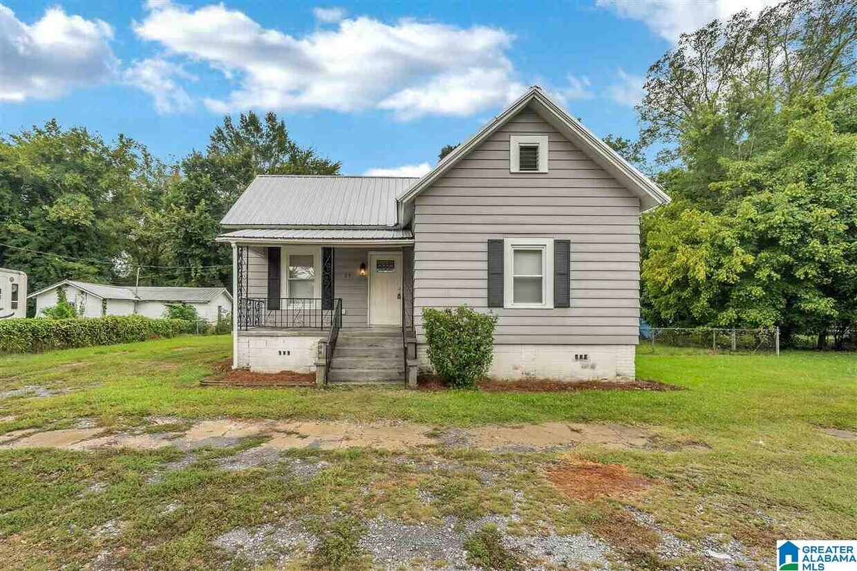29 Jackson Ave, Sylacauga, AL 35150 House for Rent in Sylacauga, AL