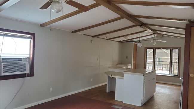 Building Photo - 865 Omeara