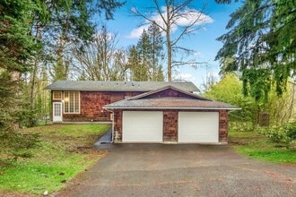Building Photo - 8721 Shadow Wood Dr