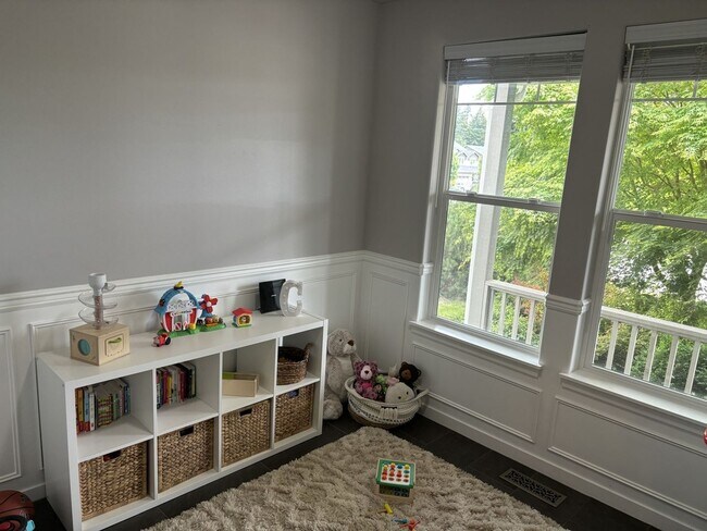 Foto del edificio - Stunning 4 Bed Yelm Home with Vaulted Ceilings & Modern Amenities!
