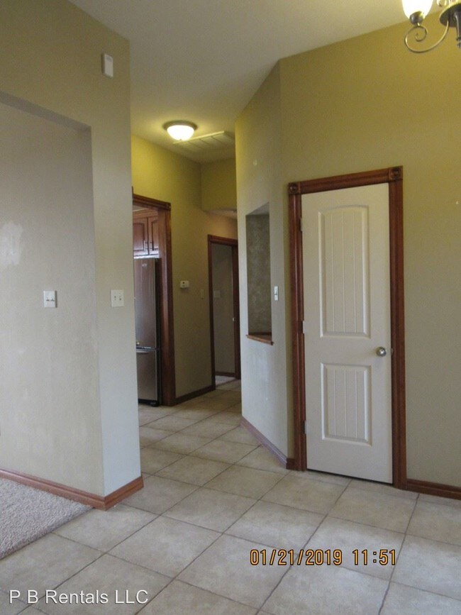 Building Photo - 3 br, 2 bath House - 5306 SW Tyler Avenue