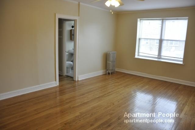 Primary Photo - Edgewater Studio with Large Walk-in Closet!!