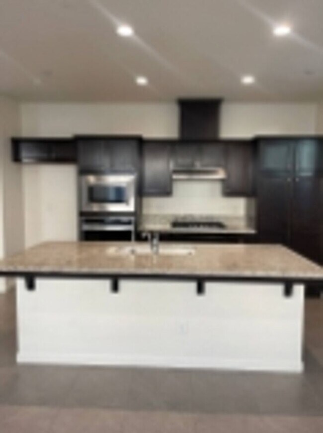 Foto del edificio - Beautiful 3 bedroom / 2.5 Bathroom for ren...