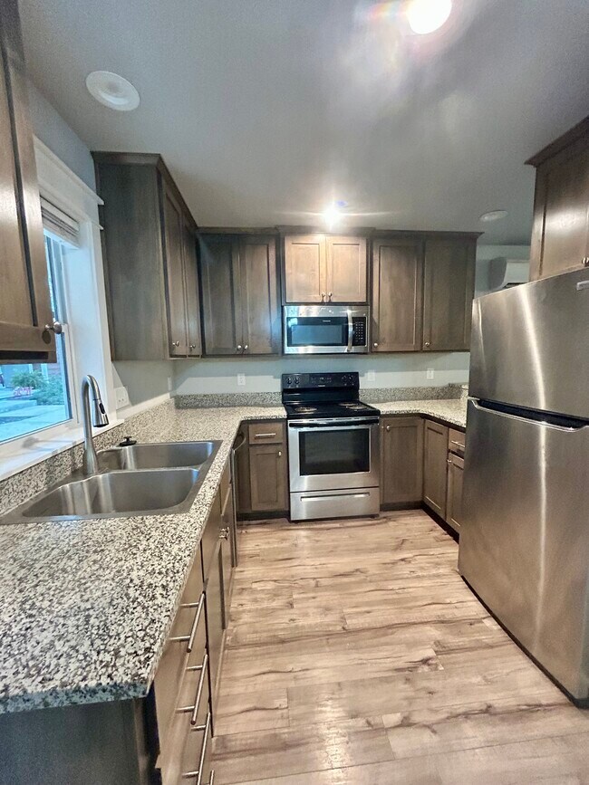 Cocina - 206 N Shasta Ave