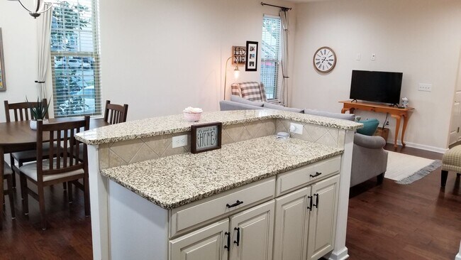 Building Photo - Clean & Safe, Fully Furnished & Stocked + ...