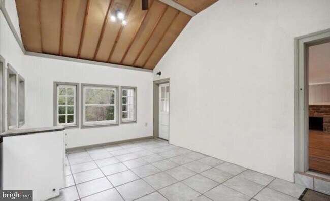 Foto del edificio - 4240 Fairview Ave