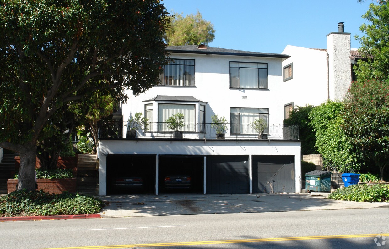 1951 S Beverly Glen Blvd, Los Angeles, CA 90025 Apartments in Los