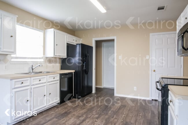 Foto del edificio - 3204 Gus Dr