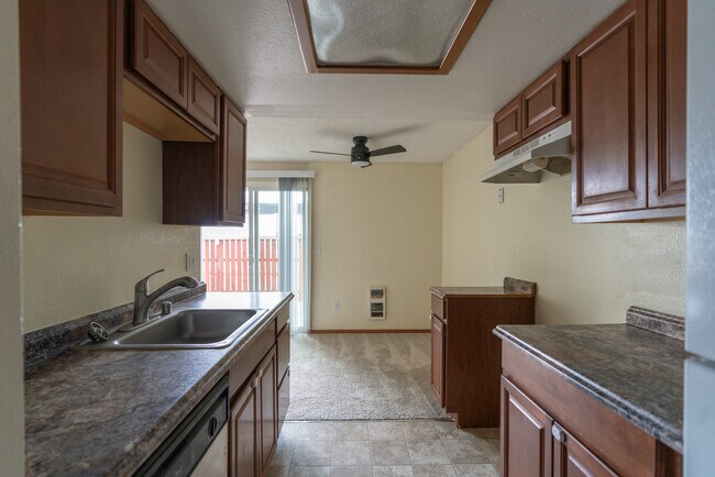 Foto del edificio - 5607 76th St W
