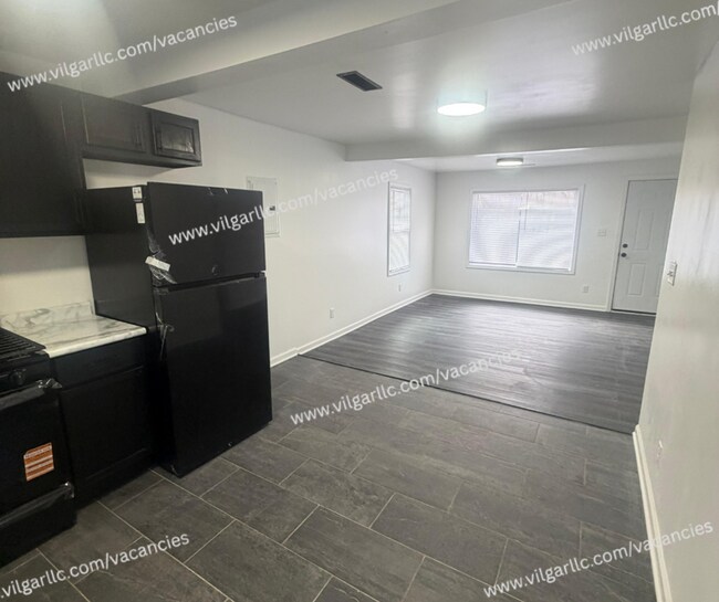 Foto del edificio - Hot Offer: $1200 Rent for Your First 6 Months!