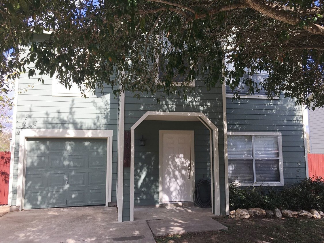 Primary Photo - 4 br, 2 bath House - 10931 Old Manchaca Rd