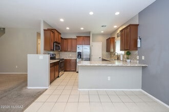 Building Photo - 8754 N Mugho Pine Trail