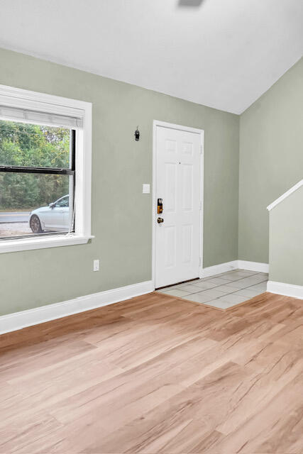 Foto del edificio - 310 Cedar Ave N