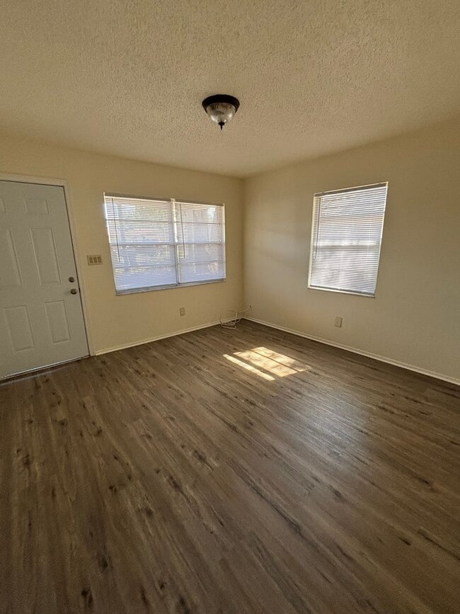 Photo - TW-Hamilton4833 Apartment