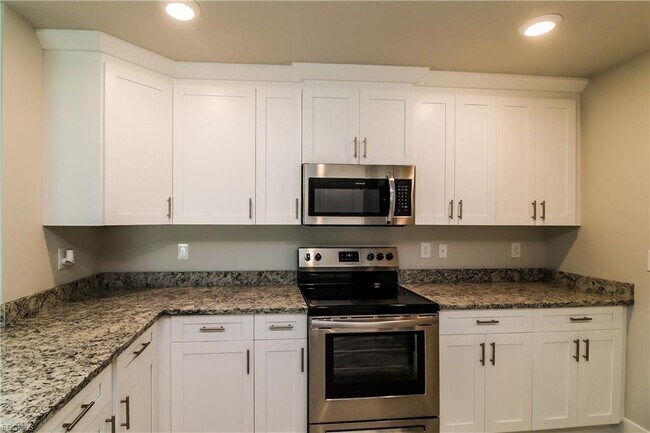 Foto del edificio - 1004 Anson Ave