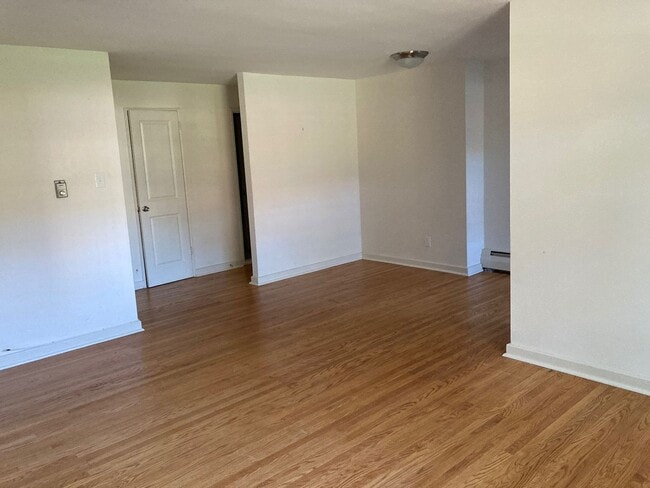 Interior Photo - Suburban Square Apartments