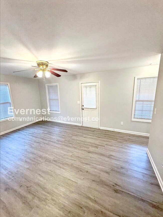 Foto del edificio - 581 Cedar Ave NW