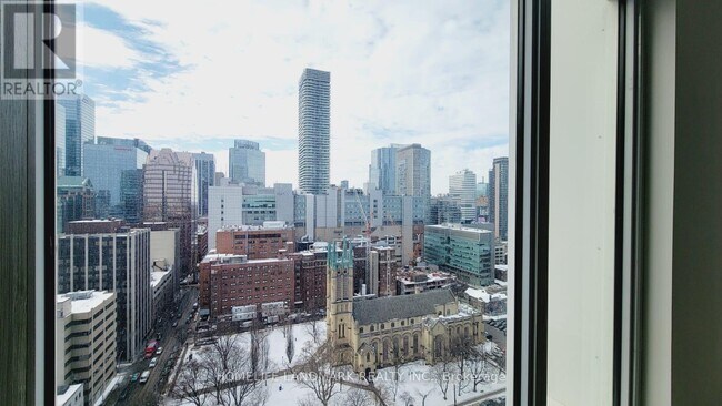 Building Photo - 88 Queen St E