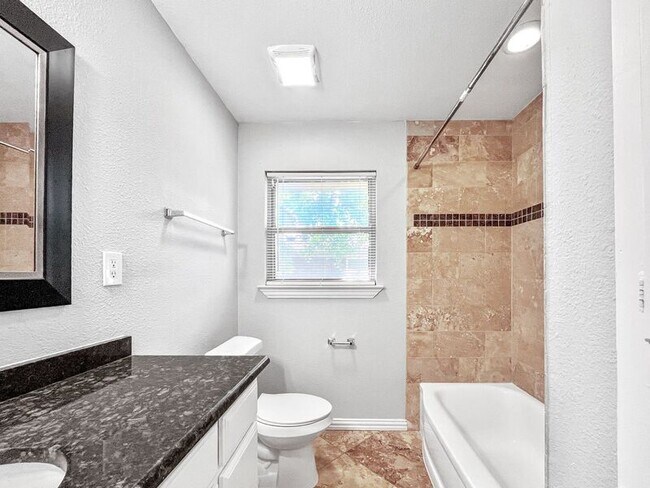 Building Photo - 3309 Lockmoor Ln