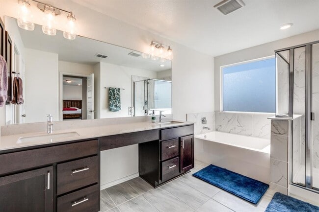 Building Photo - 4638 Teverola Dr