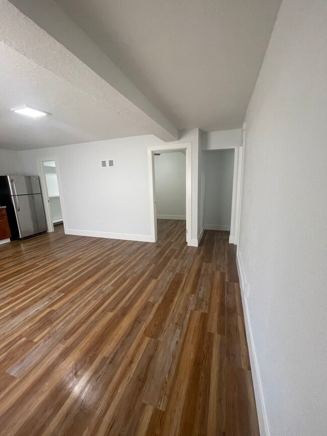 Building Photo - 646 Latona Ave