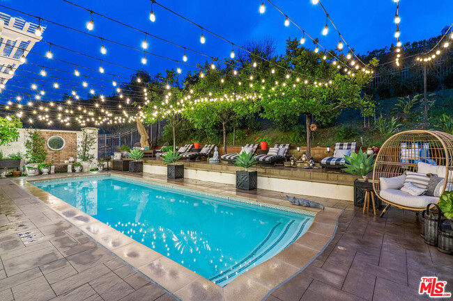 Building Photo - 25550 Prado De Oro