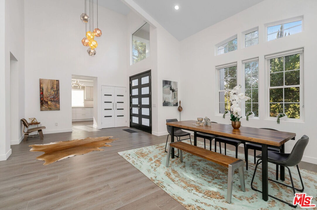Foto principal - 14632 Valley Vista Blvd