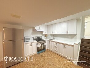 Building Photo - 594 Queen Victoria Dr