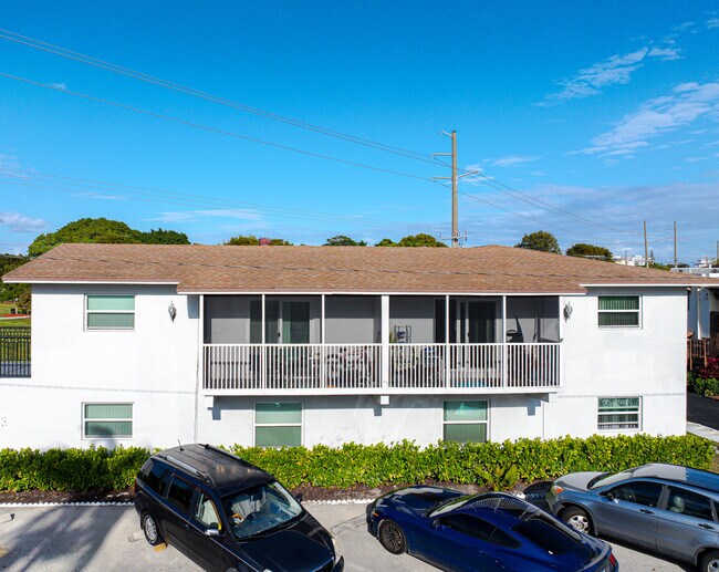 Building Photo - 491 E Palmetto Park Rd