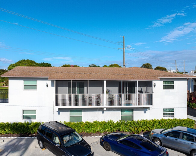 Building Photo - 491 W Camino