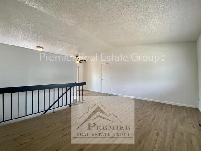 Foto del edificio - 4960 Wineskin Cir