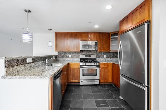 Photo - 700 Grove St House