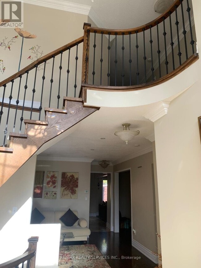 Building Photo - 201 Bristol Rd E