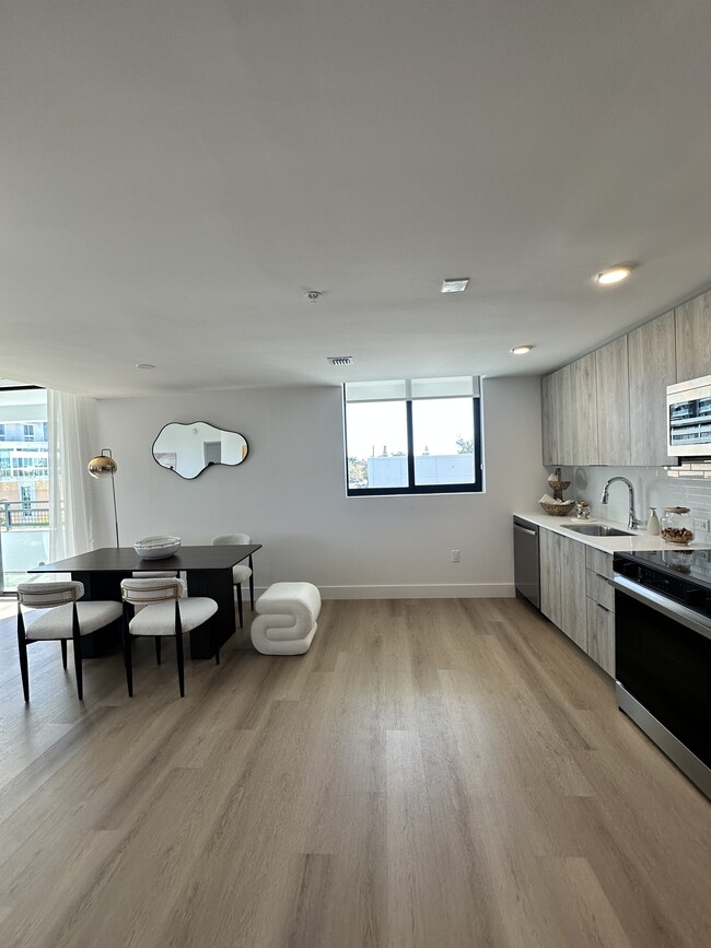 Building Photo - 2501 Jackson St