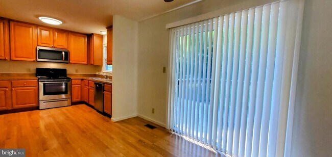 Foto del edificio - 7204 Plantation Forest Dr