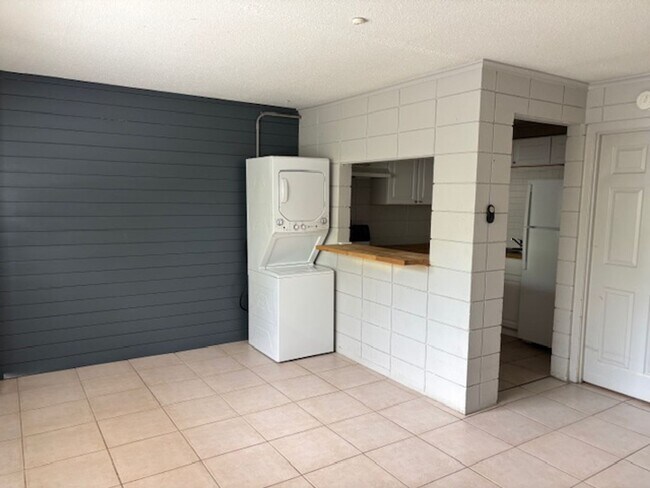 Photo - 881 Violet St Apartment