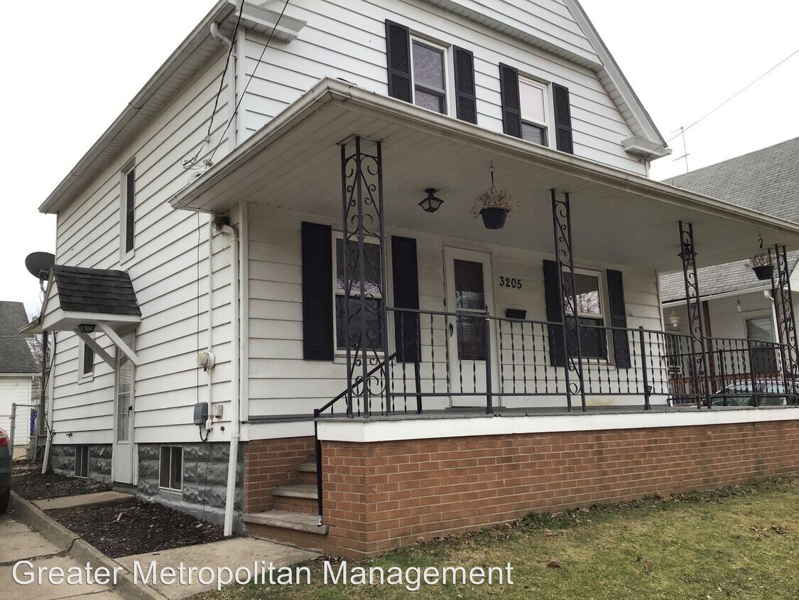 Primary Photo - 3 br, 1 bath House - 3205 Searsdale Avenue