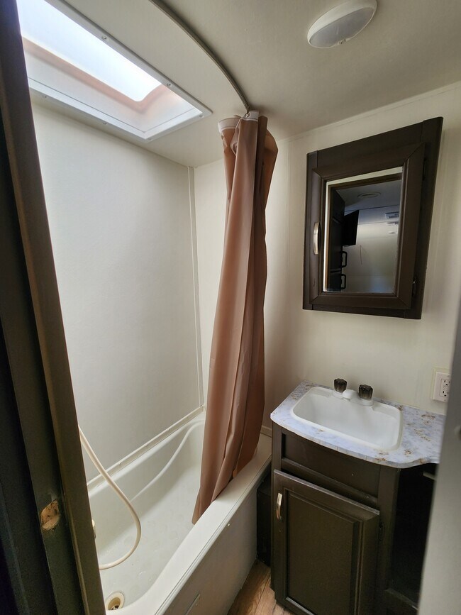 Foto del edificio - 265 Hummingbird Way