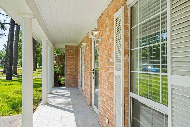 Building Photo - 3022 Inwood Dr