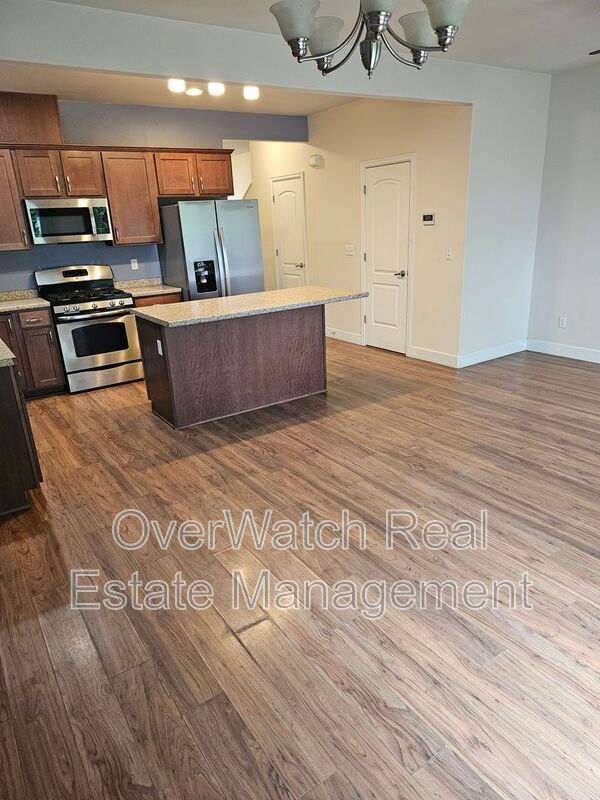 Foto principal - 218 Glenn Abbey Pl